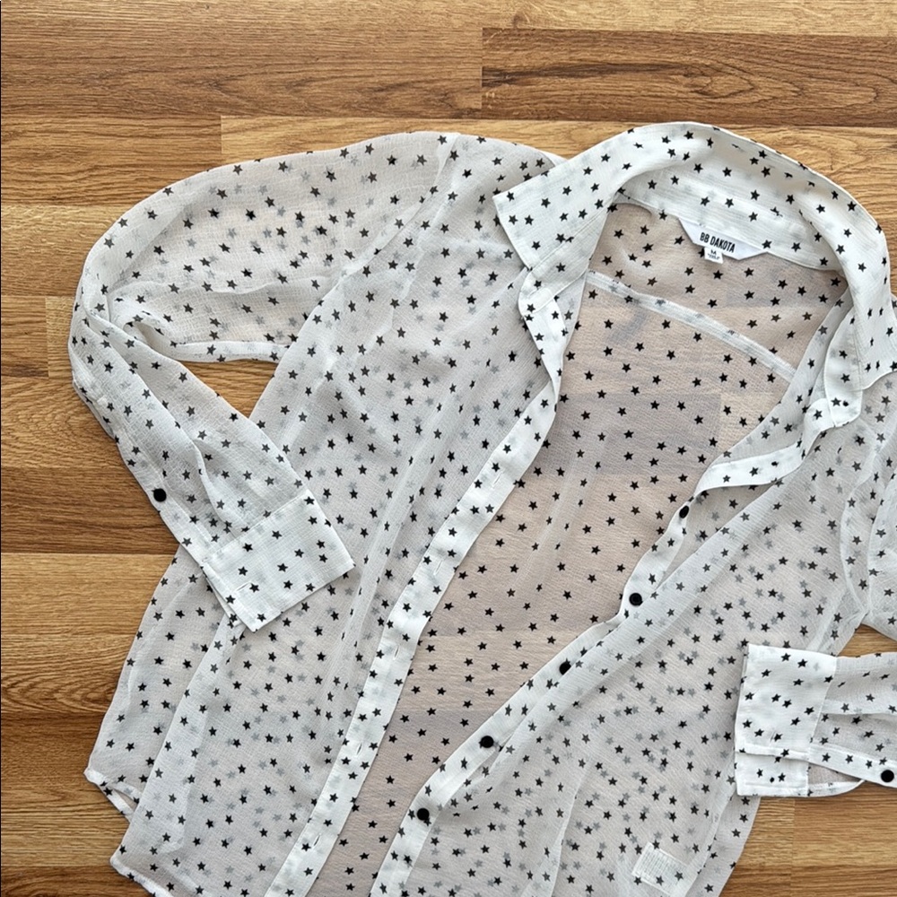 BB Dakota Sheer button down Blouse with Star Pattern medium like new - Picture 6 of 13